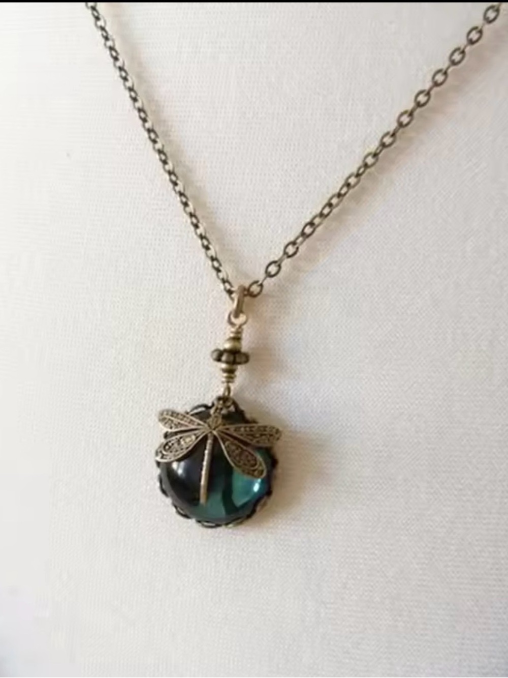 Vintage-Inspired Silver Necklace with Teal Pendant - Picture 4 of 5
